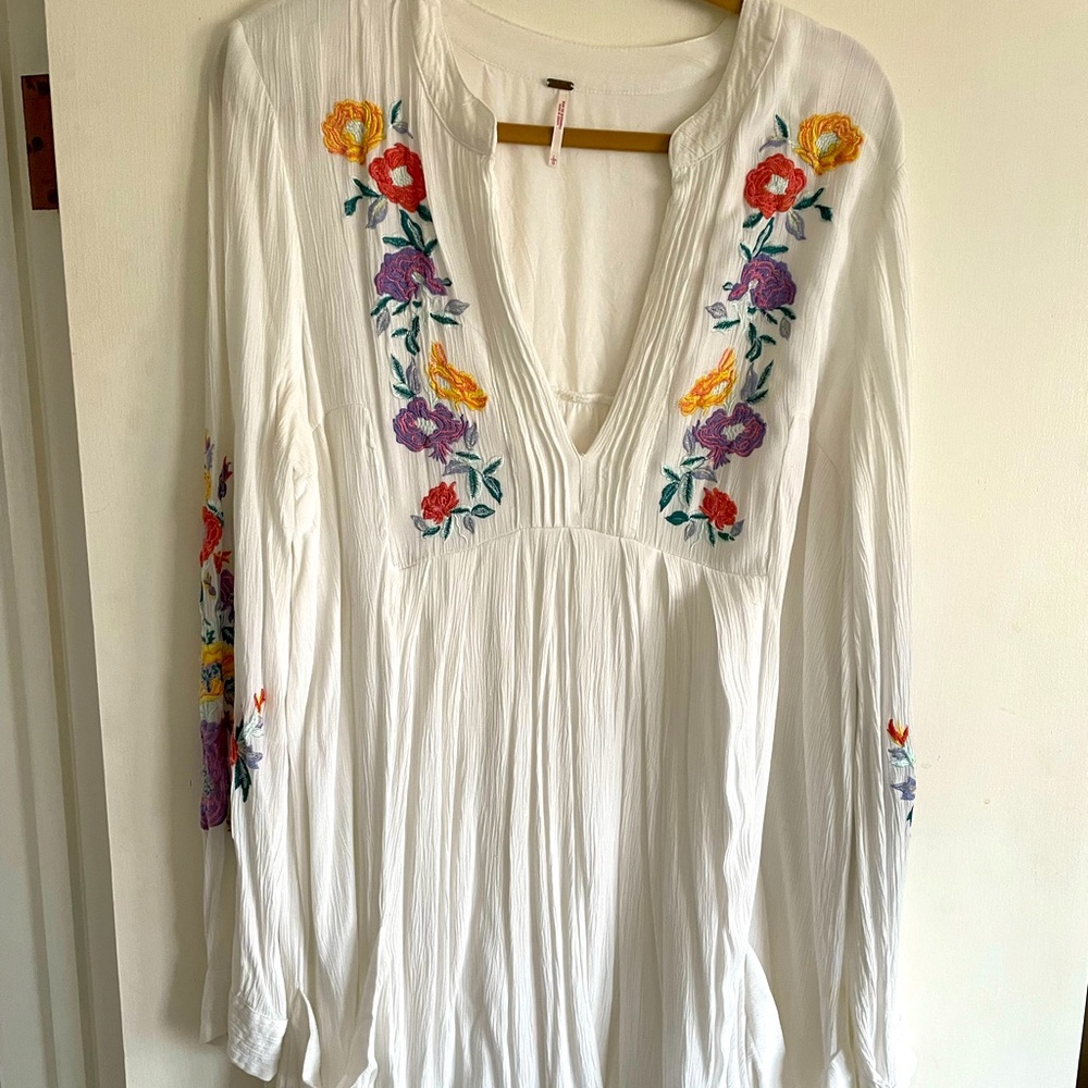 Free people LS  beach white floral shirt/dress